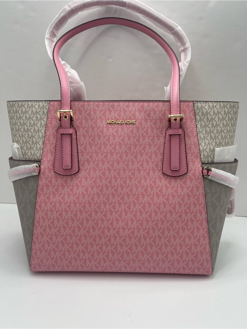 MICHAEL KORS Voyager Lg Color-Block Signature Logo Top Zip EW Shoulder Tote
NWT - Picture 1 of 16